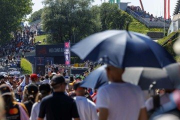 Idosos com 65 anos ou mais concentraram cerca de 85% das mortes causadas pela onda de calor severo na França. -  (crédito: ERWIN SCHERIAU / AFP)