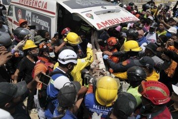 A entrega ocorre poucos dias após o envio de outras 20 toneladas de insumos provenientes do Panamá -  (crédito: Mauricio VALENZUELA / AFP)
