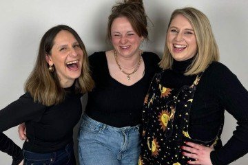 Helen e Gemma passaram boa parte da vida sem saber que haviam sido concebidas com a ajuda de um doador. A descoberta só veio quando se aproximavam dos 30 anos -  (crédito: Gemma Hicks)