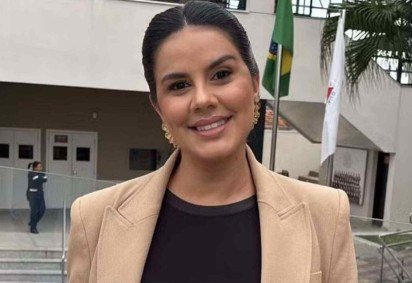 Letícia de Morais Vasconcelos Rodrigues, de 40 anos, foi encontrada morta dentro de casa -  (crédito: Redes sociais/Reprodução)