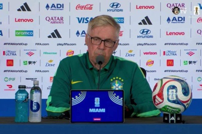 Ancelotti durante entrevista coletiva na Copa do Mundo -  (crédito: Foto: Reprodução)