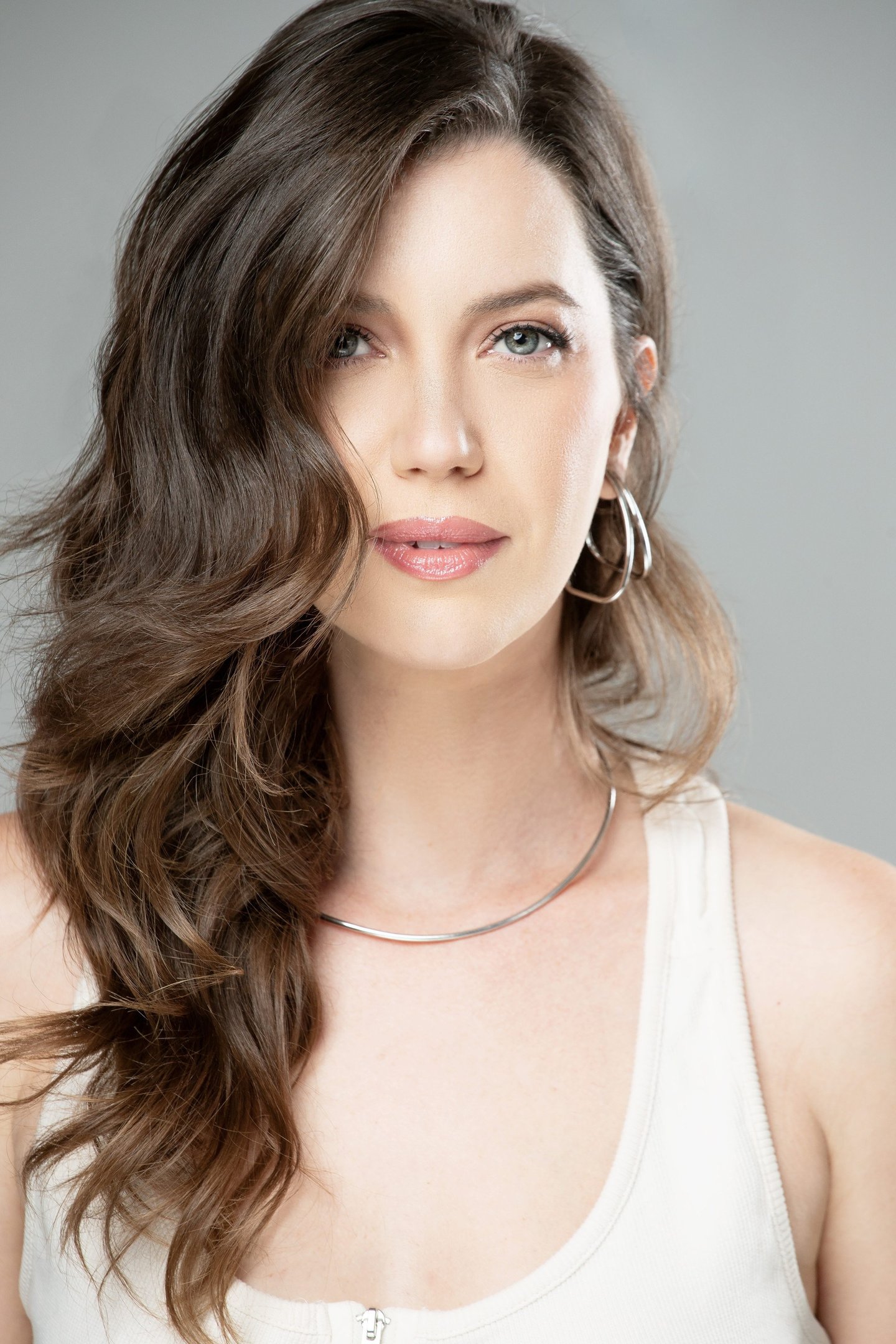 Nath&aacute;lia Dill, atriz