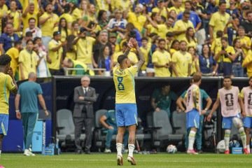 Camisa oito deu o passe decisivo para Martinelli virar a partida -  (crédito: Rafael Ribeiro/CBF)