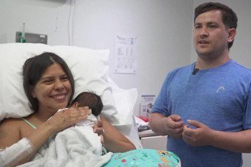 Dayana Patiño e seu filho já haviam sido dados como mortos, contou uma voluntária à imprensa; eles foram resgatados na quinta-feira em La Guaira -  (crédito: Merly Andreina Quintero)