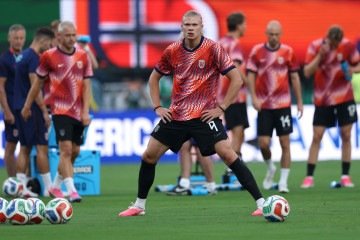 O gigante Erling Haaland acumula quatro gols neste Mundial -  (crédito: Buda Mendes/AFP )