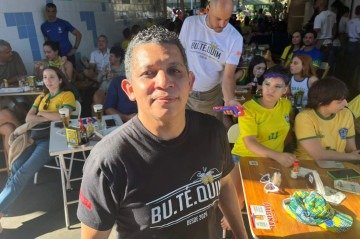 Gerente do bar Butequim, Lenivaldo Rocha Alencar, 44 anos -  (crédito: Vitória Torres)