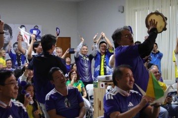 Torcedores japoneses comemoram gol na Embaixada do Japão -  (crédito: Davi Pereira/CB/DA Press)