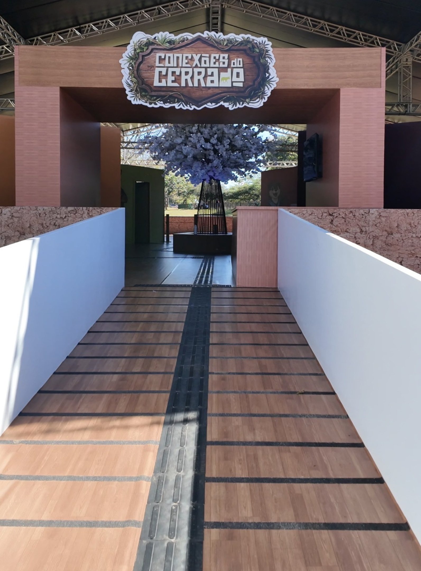 Exposição no Zoo Brasília promove imersão no Cerrado brasileiro