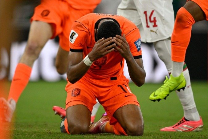 A decepção do craque holandês Cody Gakpo na segunda Copa da carreira -  (crédito: Alfredo Estrella/AFP)