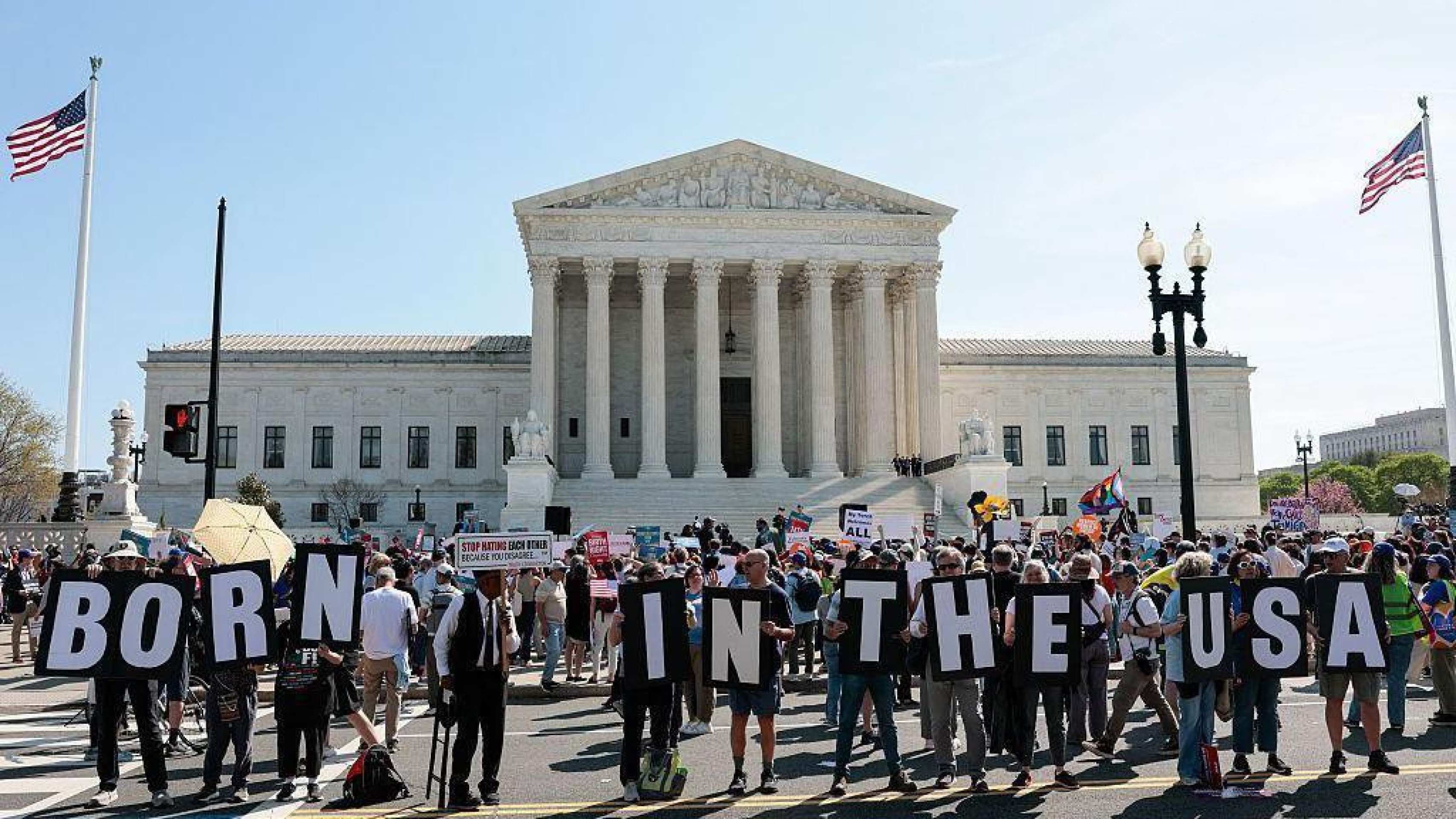 Trump perde batalha na Suprema Corte para acabar com cidadania americana a filhos de imigrantes