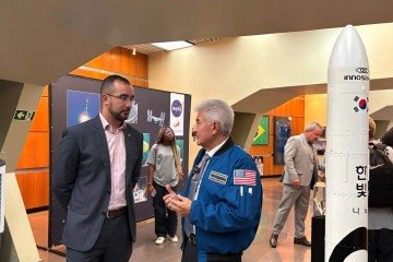 Exposi&ccedil;&atilde;o no Planet&aacute;rio de Bras&iacute;lia releembra Miss&atilde;o Centen&aacute;rio e trajet&oacute;ria do astronauta brasileiro Marcos Pontes  -  (crédito: Divulga&ccedil;&atilde;o/Secti-DF)