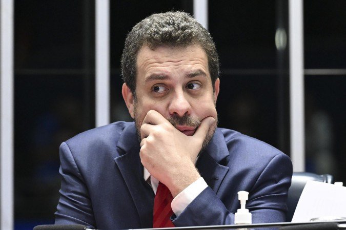 O ministro-chefe da Secretaria-Geral da Presidência, Guilherme Boulos, durante sessão de debates temáticos destinada a discutir os impactos da PEC - (crédito: Edilson Rodrigues/Agência Senado) O ministro-chefe da Secretaria-Geral da Presidência, Guilherme Boulos, durante sessão de debates temáticos destinada a discutir os impactos da PEC - (crédito: Edilson Rodrigues/Agência Senado)