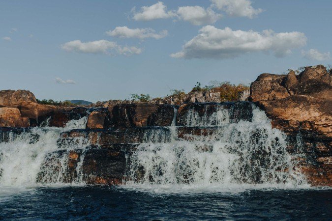 Cachoeiras e formações rochosas, como as da imagem, são atrações na Chapada dos Veadeiros durante as férias de julho - (crédito: Divulgação) Cachoeiras e formações rochosas, como as da imagem, são atrações na Chapada dos Veadeiros durante as férias de julho - (crédito: Divulgação)