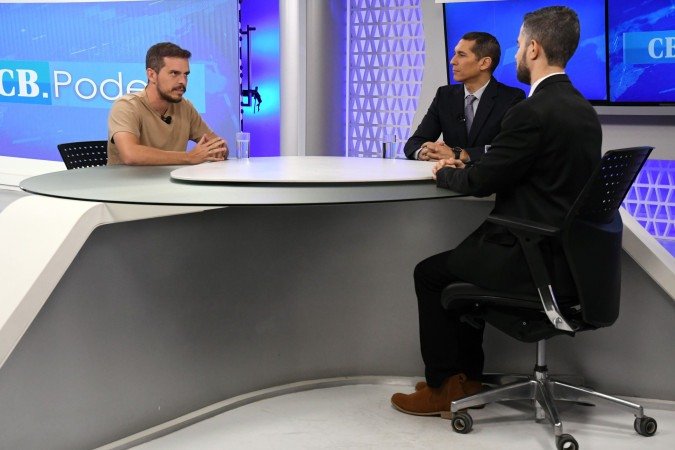 Rodrigo Dias, presidente do PSB-DF, foi entrevistado no CB.Poder. Na bancada, os jornalistas Carlos Alexandre de Souza e Ronayre Nunes - (crédito: Marcelo Ferreira/CB/D.A Press) Rodrigo Dias, presidente do PSB-DF, foi entrevistado no CB.Poder. Na bancada, os jornalistas Carlos Alexandre de Souza e Ronayre Nunes - (crédito: Marcelo Ferreira/CB/D.A Press)