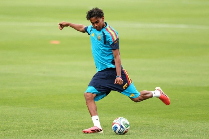 Lamine Yamal #19 of Spain trains during the Spain Training Session one day ahead of the FIFA World Cup 2026 Round Of 32 match between Spain and Austria at Los Angeles Stadium on July 01, 2026 in Inglewood, California.   