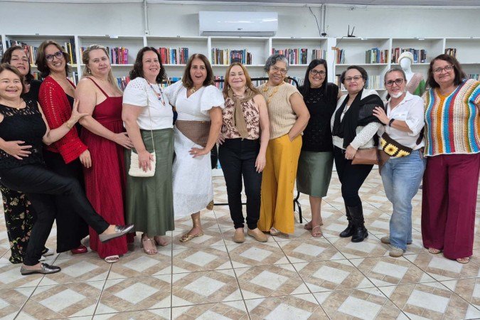 Grupo de crochê da Biblioteca Escolar Comunitária Valéria Jardim, idealizado por Sandra Emília Barros de Sousa