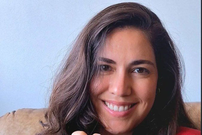 Roberta Ferreira Barros aprendeu a bordar por vídeos na internet