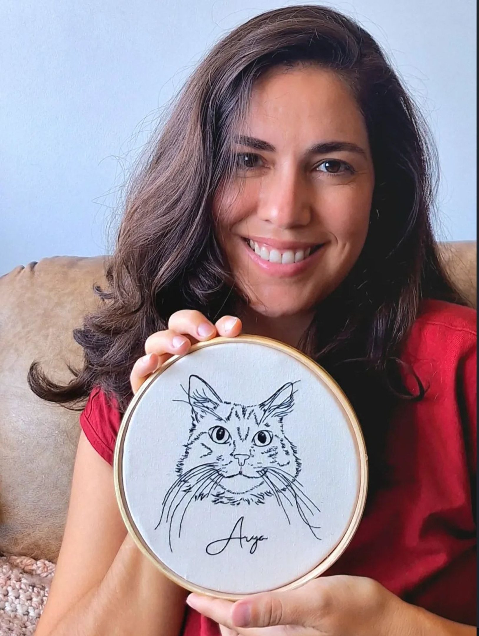 Roberta Ferreira Barros aprendeu a bordar por v&iacute;deos na internet