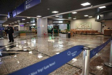 Incidente levou ao isolamento da área de check-in no aeroporto de Porto Alegre, mas não deixou feridos nem afetou a operação dos voos  -  (crédito: Reprodução/Jonathan Heckler)