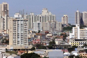Em Samambaia, crescimento trouxe valorização imobiliária, mas aumentou a circulação de veículos - (crédito: Ed Alves/CB/D.A Press) Em Samambaia, crescimento trouxe valorização imobiliária, mas aumentou a circulação de veículos - (crédito: Ed Alves/CB/D.A Press)
