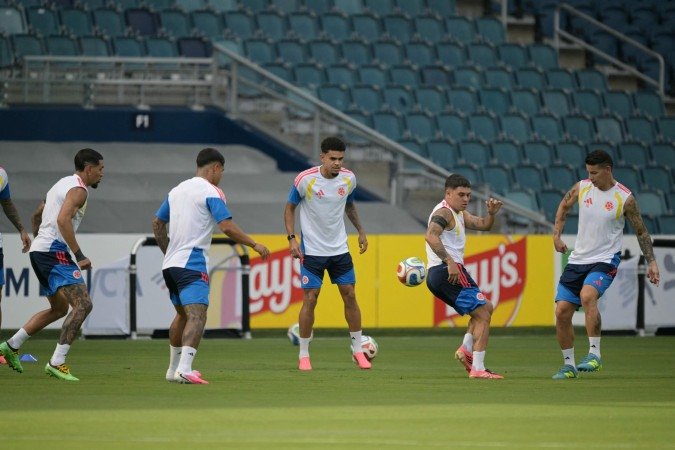 Para o início do mata-mata do Mundial de 2026,na qual os colombianos chegaram como líderes do Grupo K, a seleção não tem desfalques para a partida e deve manter a base titular utilizada nos primeiros três compromissos -  (crédito: Juan Mabromata/ AFP)