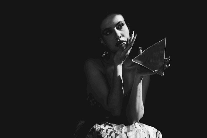 Clau estreia álbum que reflete amadurecimento pessoal - (crédito: Vic Britto) Clau estreia álbum que reflete amadurecimento pessoal - (crédito: Vic Britto)
