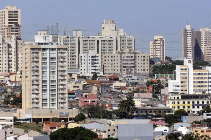 Em Samambaia, crescimento trouxe valorização imobiliária, mas aumentou a circulação de veículos - (crédito: Ed Alves/CB/D.A Press) Em Samambaia, crescimento trouxe valorização imobiliária, mas aumentou a circulação de veículos - (crédito: Ed Alves/CB/D.A Press)