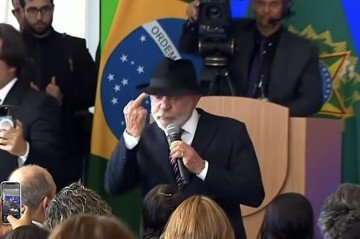 'Precisamos acabar com essa ideia de que o pobre não gosta de coisa boa. Aqui para eles', disse Lula - (crédito: Reprodução/CanalGov) 'Precisamos acabar com essa ideia de que o pobre não gosta de coisa boa. Aqui para eles', disse Lula - (crédito: Reprodução/CanalGov)