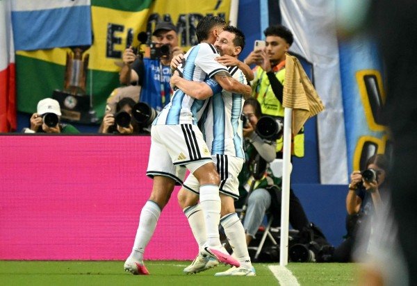 Messi comemorando gol da Argentina sobre Cabo Verde -  (crédito:  CHANDAN KHANNA / AFP)       )