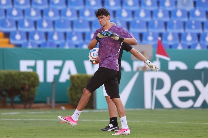 Pela primeira vez, Yassine Bounou enfrentará o país de nascença, mas não esconde o carinho de defender o time africano - (crédito: Julio Cesar Aguilar/AFP) Pela primeira vez, Yassine Bounou enfrentará o país de nascença, mas não esconde o carinho de defender o time africano - (crédito: Julio Cesar Aguilar/AFP)
