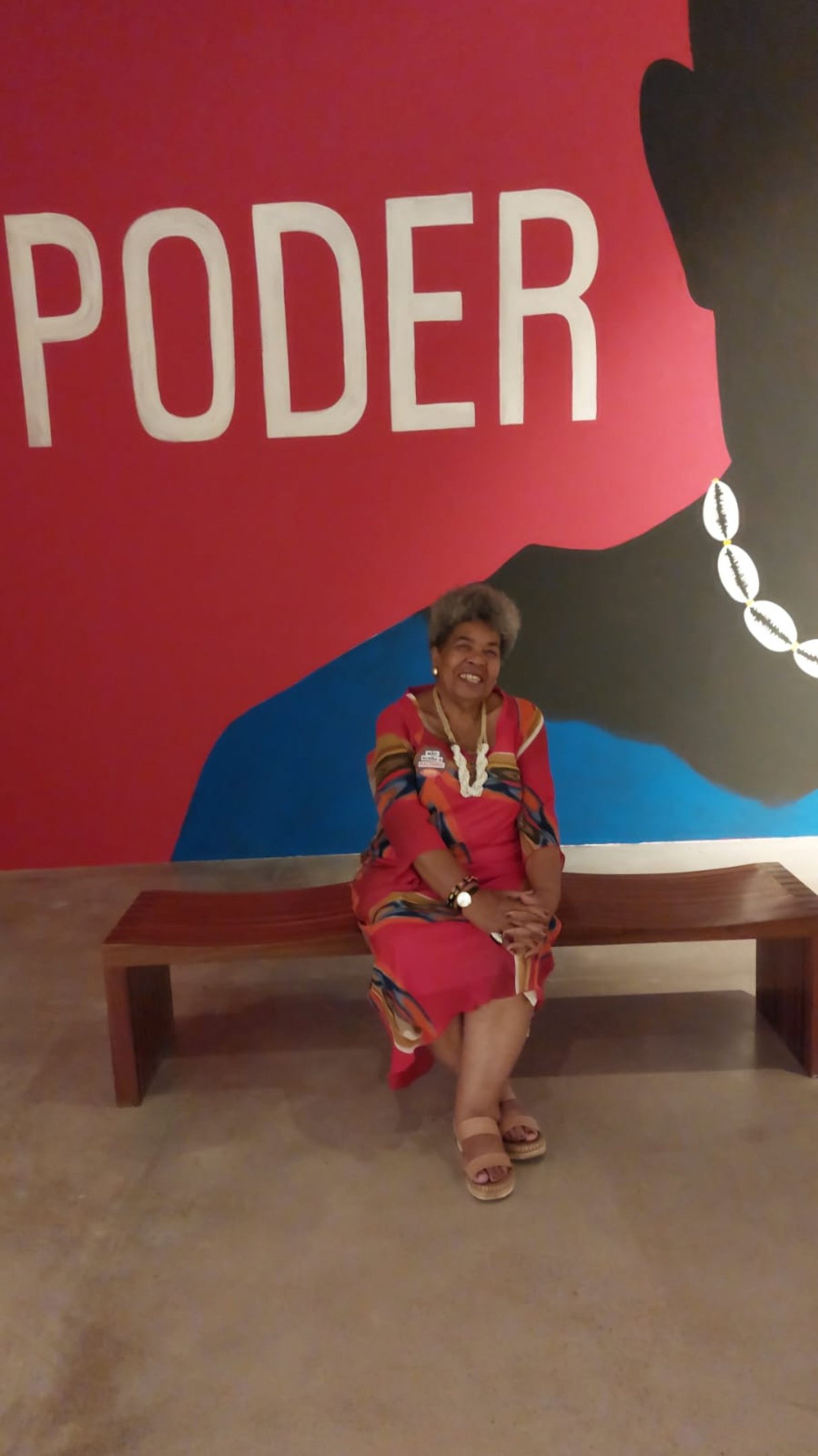 Escritora Neide Rafael