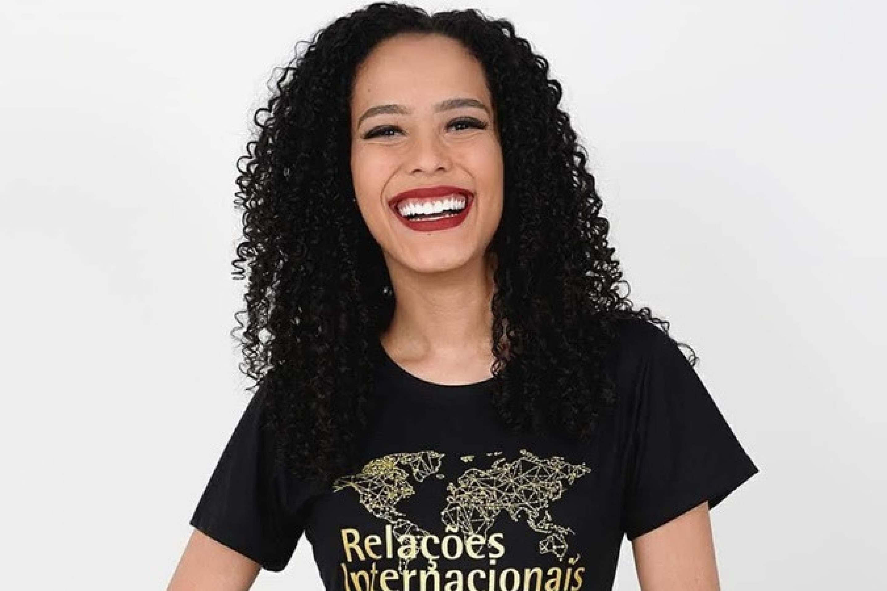 Cola&ccedil;&atilde;o de grau de Fl&aacute;via em Rela&ccedil;&otilde;es Internacionais