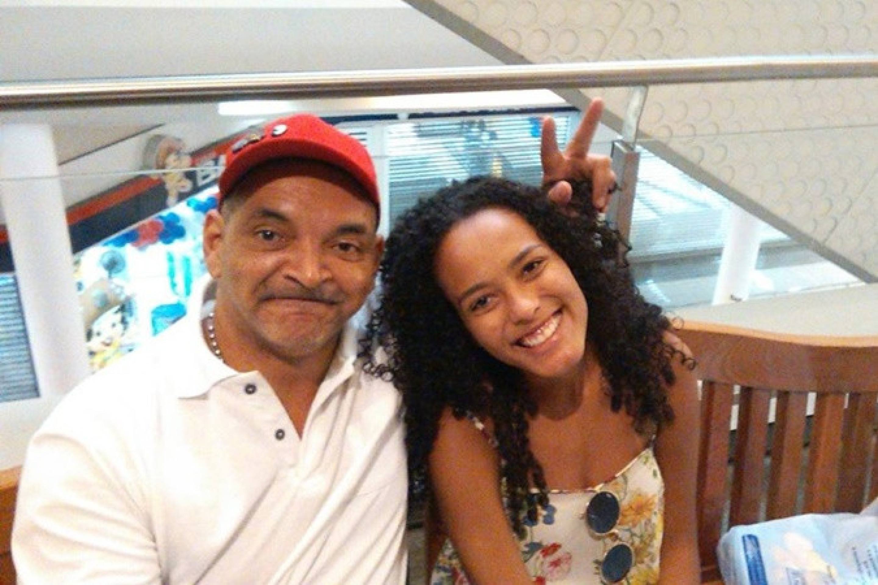 Fl&aacute;via Medeiros e o padrasto, Agnaldo Eufr&acirc;nio