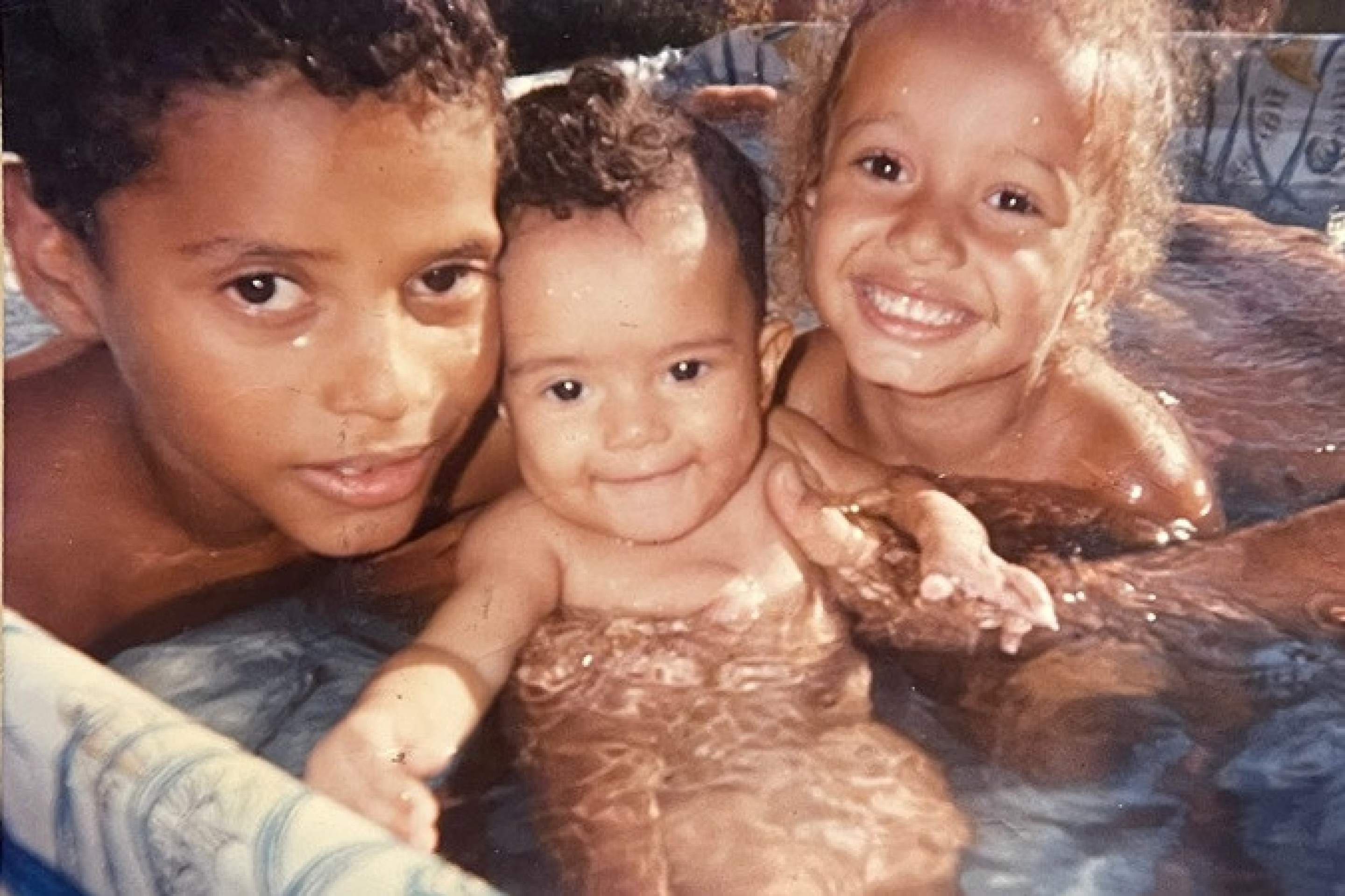  Com os irm&atilde;os Robert e Juliana (in memoriam)