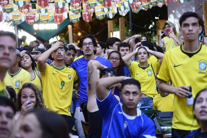 Torcedores lotaram bares da Asa Norte, o Pôr do Sol e o Deboche, onde não havia lugares vagos
- (crédito: Matheus Oliveira/ Esp/CB/DA PRESS) Torcedores lotaram bares da Asa Norte, o Pôr do Sol e o Deboche, onde não havia lugares vagos
- (crédito: Matheus Oliveira/ Esp/CB/DA PRESS)