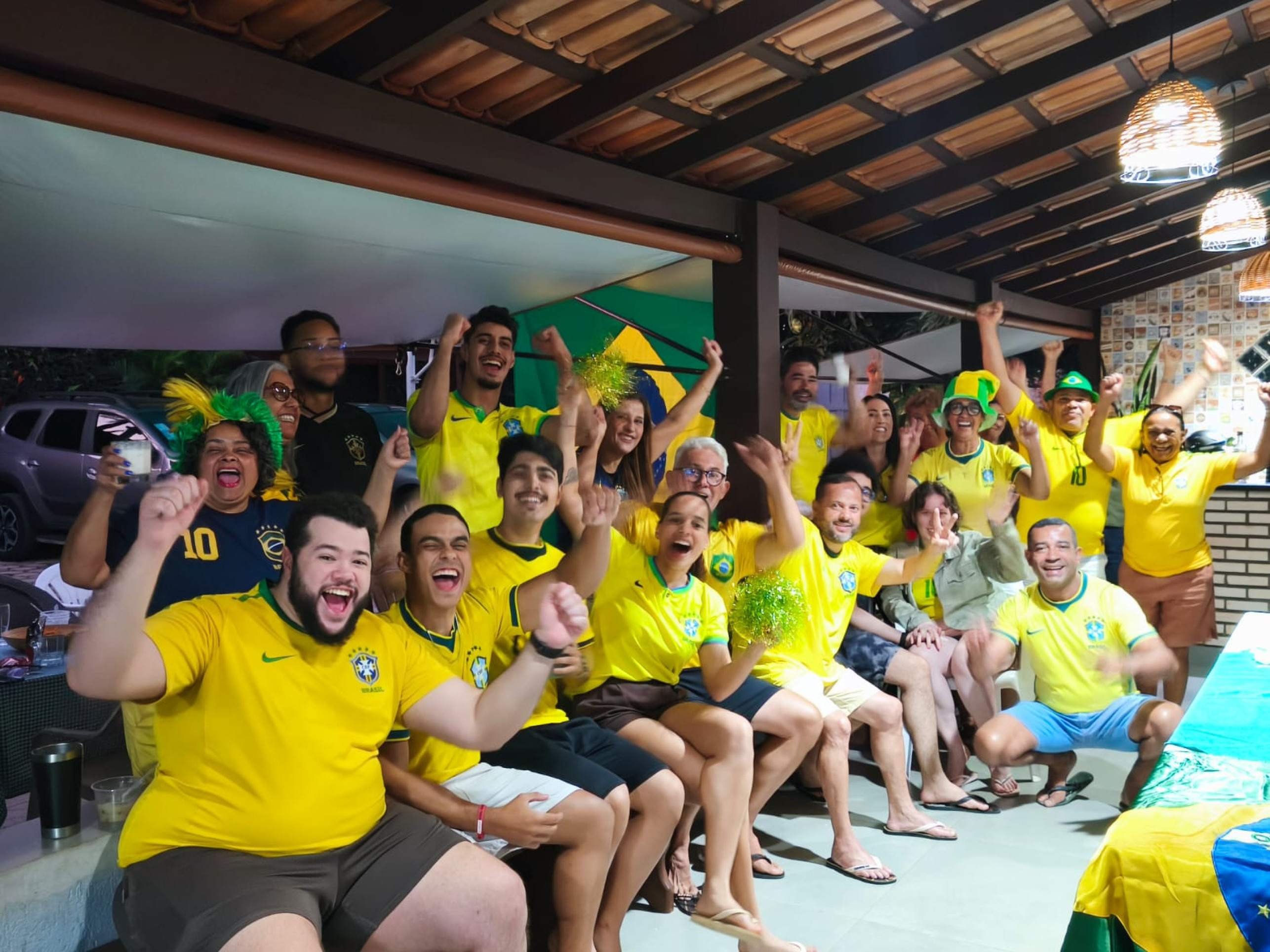 Rua vira símbolo da torcida em Planaltina, e família reúne parentes e amigos