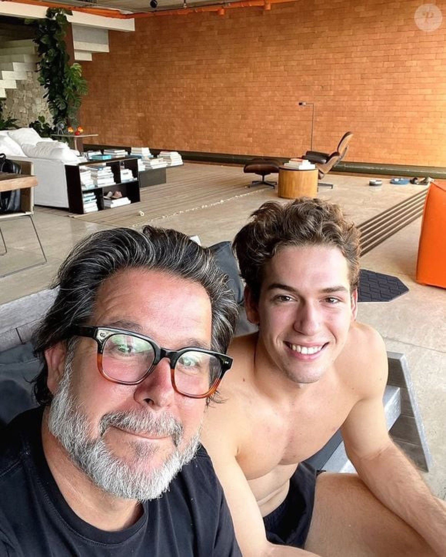 Com o pai, Murilo Ben&iacute;cio: 