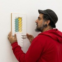 Passageiro
Exposição de João Angelini. Abertura hoje, às 17h, na (Referência Galeria – CLN 202 bloco B loja 11, subsolo) Visitação até 28 de agosto, de segunda a sexta, das 10h às 19h, e sábados, das 10h às 14h. Entrada gratuita
 -  (crédito: Divulgação)
