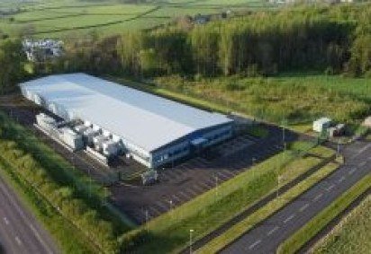 Vista a&eacute;rea de um data center, infraestrutura essencial para a expans&atilde;o da intelig&ecirc;ncia artificial e computa&ccedil;&atilde;o em nuvem no mercado brasileiro -  (crédito: Divulga&ccedil;&atilde;o) -Vista a&eacute;rea de um data center, infraestrutura essencial para a expans&atilde;o da intelig&ecirc;ncia artificial e computa&ccedil;&atilde;o em nuvem no mercado brasileiro -  (crédito: Divulga&ccedil;&atilde;o)