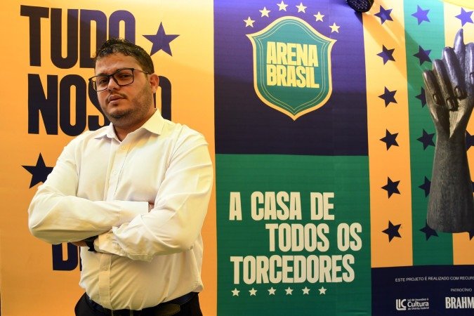 Edilson Santos abriu a hamburgueria no domingo por causa do jogo - (crédito: Marcelo Ferreira/CB/D.A Press) Edilson Santos abriu a hamburgueria no domingo por causa do jogo - (crédito: Marcelo Ferreira/CB/D.A Press)