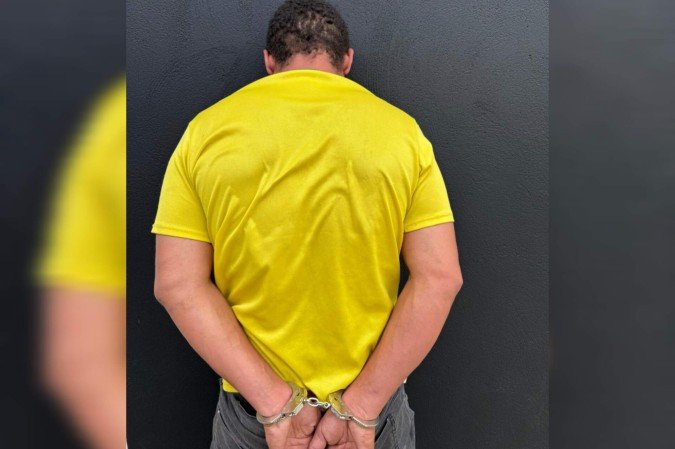 Homem com mandado de prisão por caso de Lei Maria da Penha é preso
- (crédito: Cedido ao Correio) Homem com mandado de prisão por caso de Lei Maria da Penha é preso
- (crédito: Cedido ao Correio)