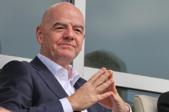 Uefa mantém ameaça de boicote e quer saída imediata de Infantino