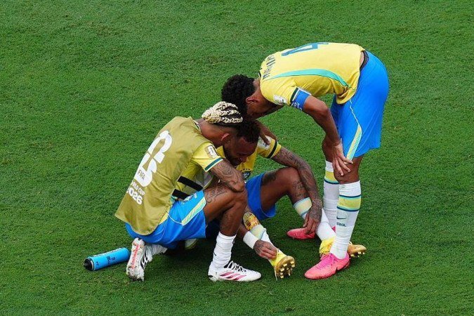 Derrota nas oitavas de final marca a pior campanha do Brasil em Copas desde 1990 e amplia o jejum de títulos mundiais - (crédito: Tita Barros/ Reuters) Derrota nas oitavas de final marca a pior campanha do Brasil em Copas desde 1990 e amplia o jejum de títulos mundiais - (crédito: Tita Barros/ Reuters)