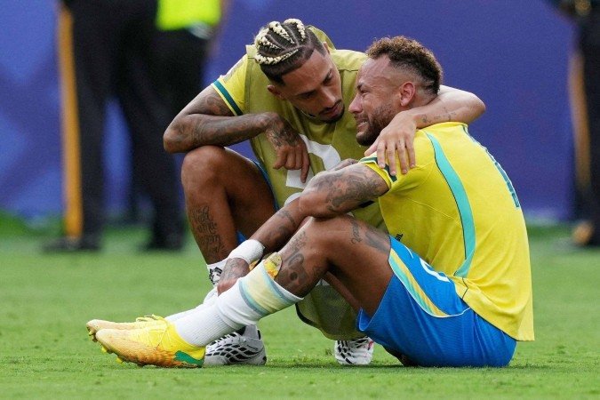 Neymar recebeu cartão amarelo por esta falta em Martin Odegaard - (crédito: Reuters) Neymar recebeu cartão amarelo por esta falta em Martin Odegaard - (crédito: Reuters)