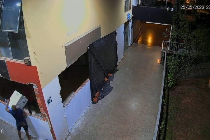 No último arrastão, o suspeito e um comparsa fizeram a limpa em um bar na Asa Norte - (crédito: Material cedido ao Correio) No último arrastão, o suspeito e um comparsa fizeram a limpa em um bar na Asa Norte - (crédito: Material cedido ao Correio)