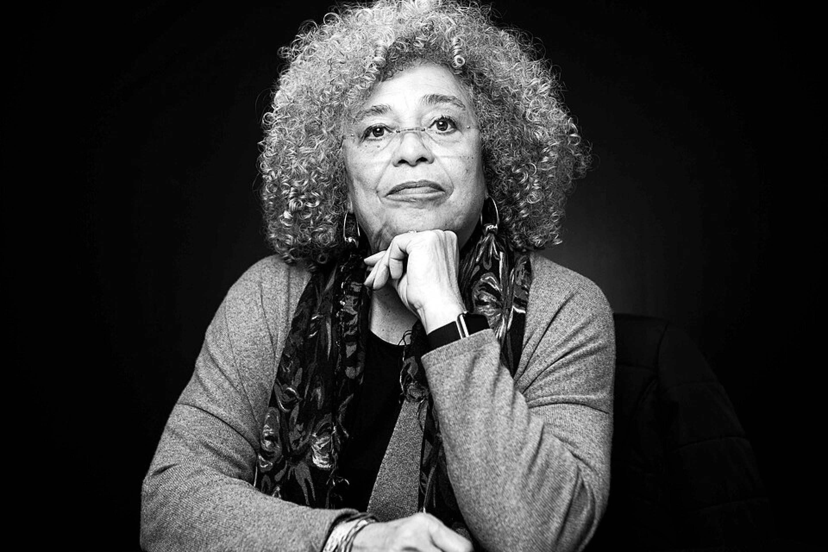 Ícone do feminismo negro, Angela Davis vem ao Brasil para a 24ª Flip