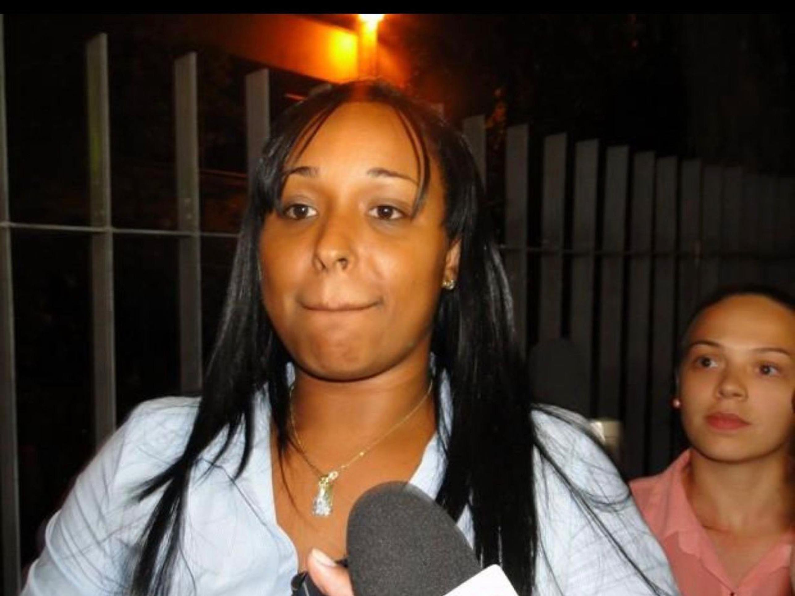 Ex-mulher do goleiro Bruno é encontrada entubada no hospital