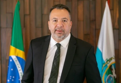 Ex-prefeito de Belford Roxo foi detido por posse de arma de uso restrito, após a PF encontrar um fuzil Colt M16 calibre 5,56 milímetros no interior de sua caminhonete Ford Ranger  -  (crédito: Reprodução/Alerj) -Ex-prefeito de Belford Roxo foi detido por posse de arma de uso restrito, após a PF encontrar um fuzil Colt M16 calibre 5,56 milímetros no interior de sua caminhonete Ford Ranger  -  (crédito: Reprodução/Alerj)