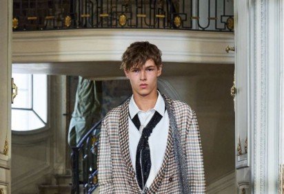O xadrez, que já era tendência em coleções femininas, também conquista o universo masculino  -  (crédito: Divulgação/Dior )