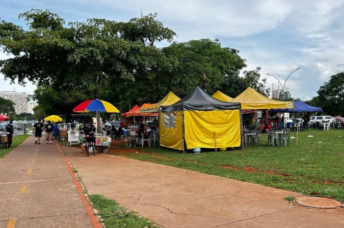 Ambulantes devem prestar atenção às regras previstas no edital para não ficar impedidos de participar dos próximos chamamentos
- (crédito: | Foto: Divulgação) Ambulantes devem prestar atenção às regras previstas no edital para não ficar impedidos de participar dos próximos chamamentos
- (crédito: | Foto: Divulgação)